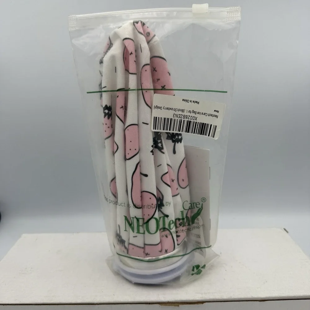 New In Bag‎ Neo Tech Reusable Cold and Hot Compress Ice Bag Strawberry Pattern